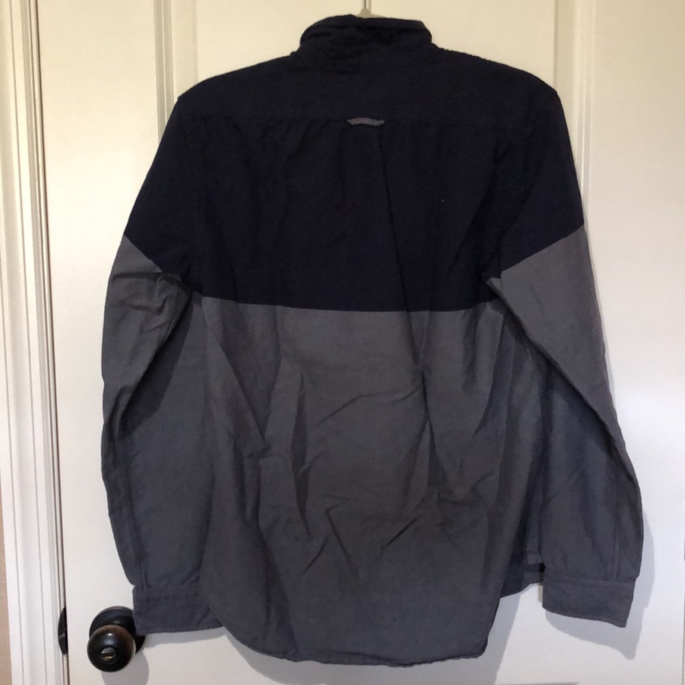 AEO SLIM FIT BUTTON DOWN - Picture 8 of 9